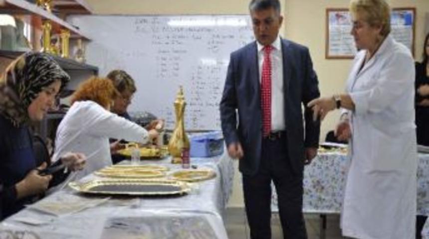 Genel Sekreter Yazıcı, Ko-mek Kursiyerlerini Ziyaret Etti