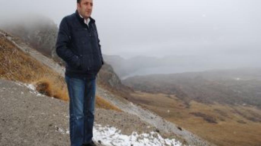 Bitlis&rsquo;te Y&uuml;ksek Kesimlere Yılın Ilk Karı Yağdı