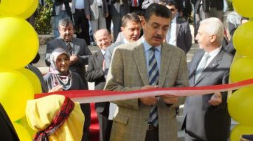 Vali Güvenç: Eğitim Gönüllülerine Emeklerinden Dolayı Teşekkür Ediyorum