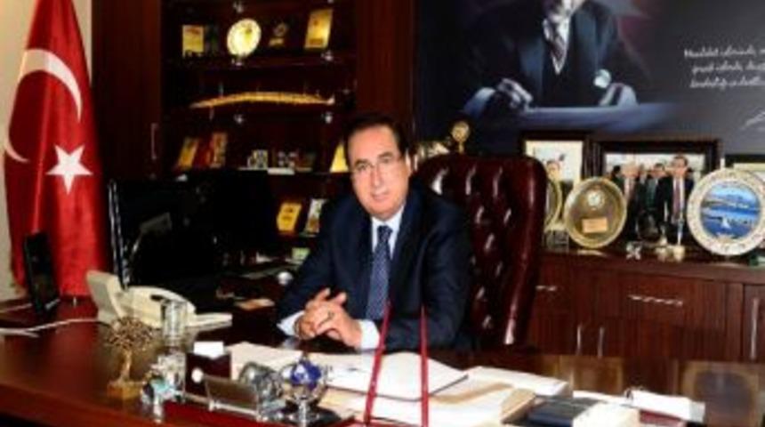 Başkan &Ouml;zcan Yeni B&uuml;y&uuml;kşehir Yasasını Değerlendirdi