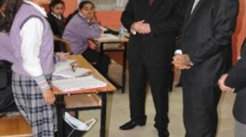 Vali Toprak, Kazada &Ouml;len Polis Memurunun Mevlidine Katıldı