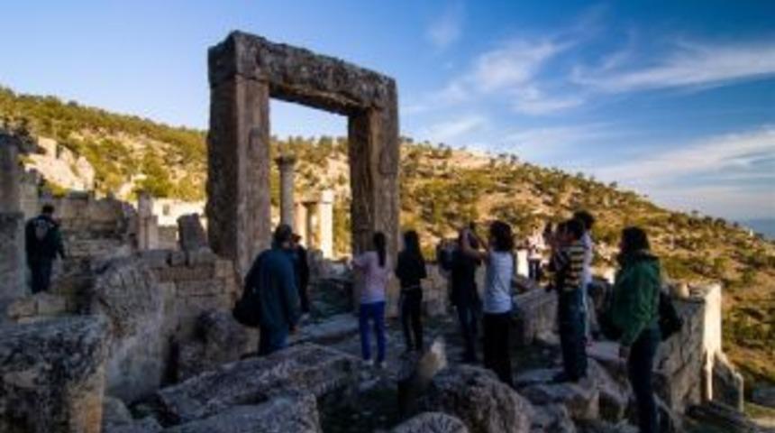 &lsquo;g&ouml;zden Dile K&ouml;pr&uuml; Kuruyoruz&rdquo; Projesi Forum Mersin&rsquo;de