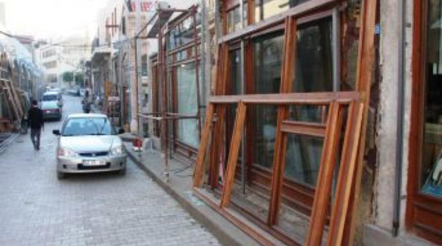 Burdur'un Tarihi Uzun &Ccedil;arşı'sı Yeniden Cazibe Merkezi Olacak