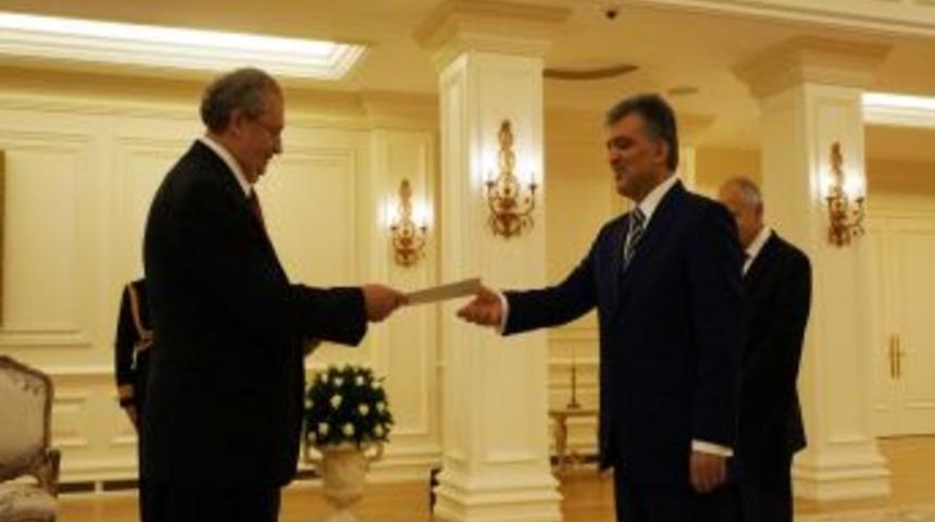 Kosova B&uuml;y&uuml;kel&ccedil;isi, Cumhurbaşkanı Abdullah G&uuml;l'e G&uuml;ven Mektubu Sundu
