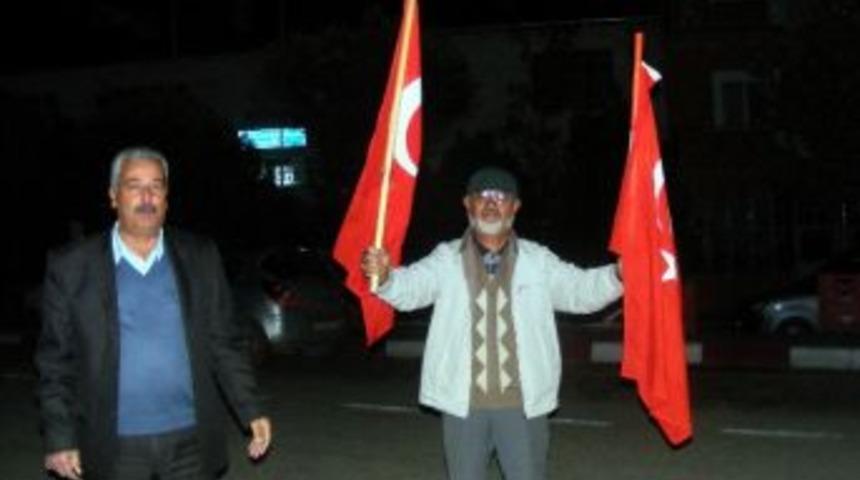 Deliilyas&rsquo;ın Belediye Olarak Kalması Halkı Sokağa D&ouml;kt&uuml;