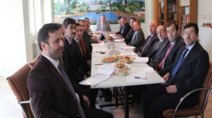 Sakarya M&uuml;ft&uuml;s&uuml; İlyas Serenli İl&ccedil;e M&uuml;ft&uuml;leri İle Ferizli'de Bir Araya Geldi