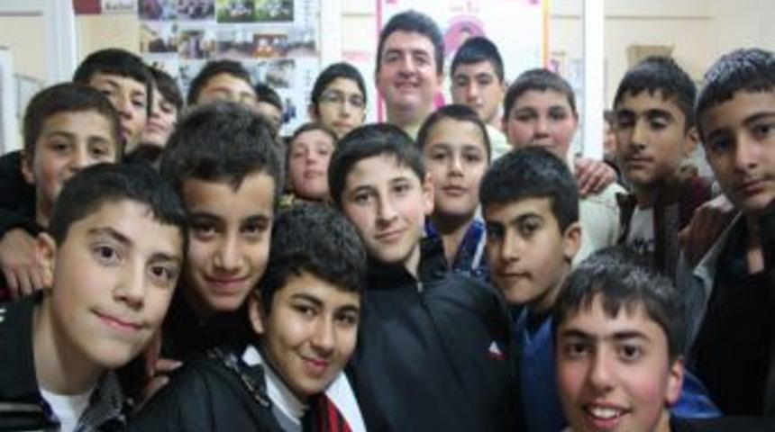 Okuma Salonları, Hayallerine Ulaşmalarına Yardımcı Oluyor