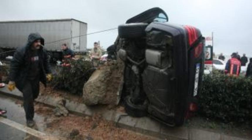 Trabzon'da Trafik Kazası: 1 &Ouml;l&uuml;, 2 Yaralı