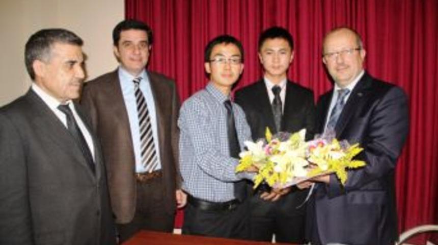 Adana&rsquo;da Kur&rsquo;an Eğitimi Alıyorlar