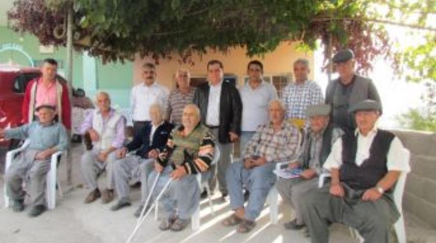 M&uuml;d&uuml;r &Uuml;lgen&rsquo;in Mahalle Gezileri S&uuml;r&uuml;yor