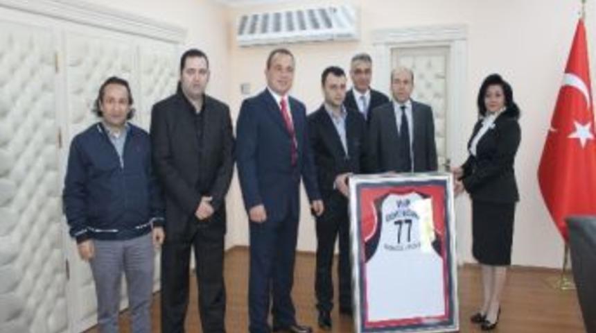 Vip Atakent&rsquo;ten Vali Civelek&rsquo;e Forma