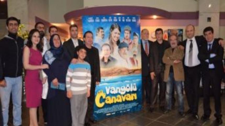 Vang&ouml;l&uuml; Canavarı Filminin Galası Yapıldı