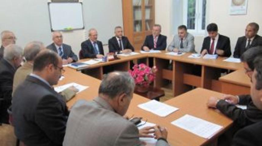 Arif G&ouml;k&ccedil;e'den m&uuml;ft&uuml;ler toplantısı