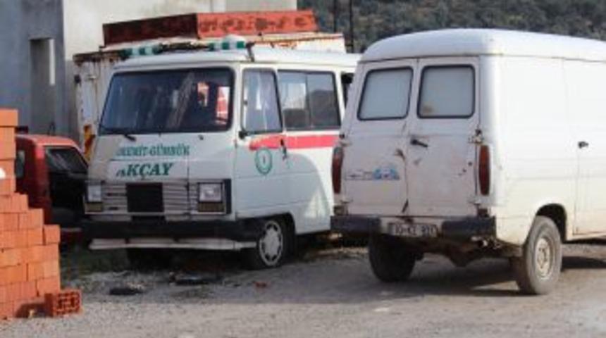 Edremit Belediye Zabıtası Hurda Araba Sahiplerini Uyardı