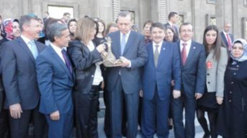 Manisalı Kadınlar Başbakan Erdoğan&rsquo;ı Ziyaret Etti