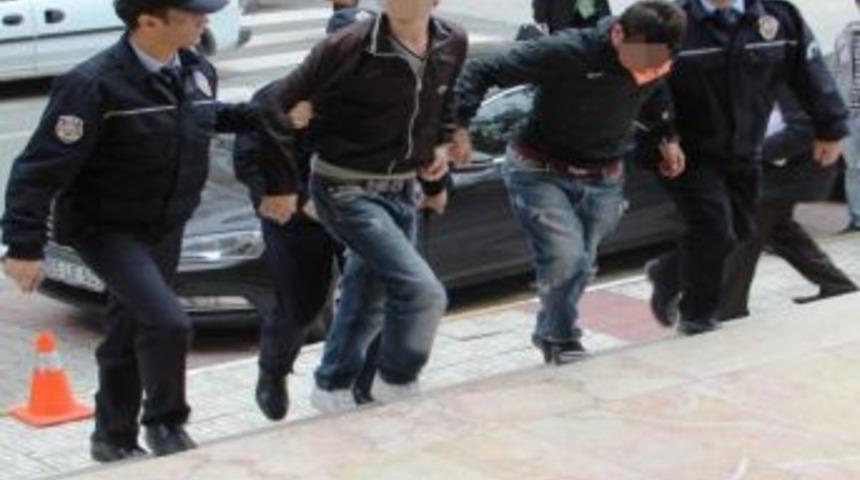 Ara&ccedil;lara Zarar Veren Gen&ccedil;ler Adliyede