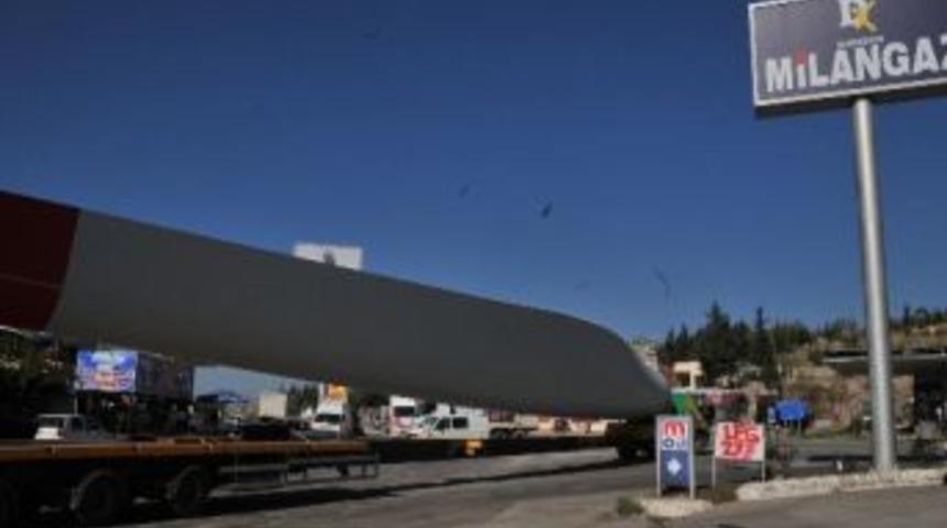 Pervaneleri F&uuml;ze Sandılar
