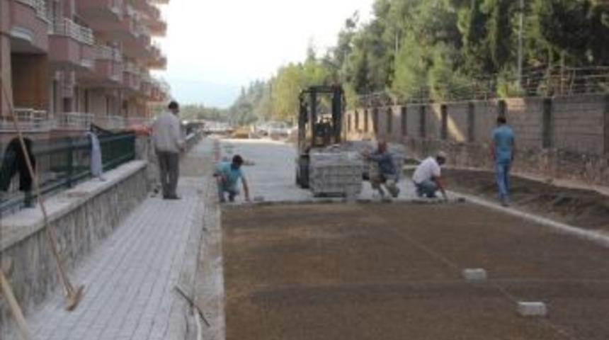 Burhaniye De Caddelere Parke Taş G&uuml;zelliği
