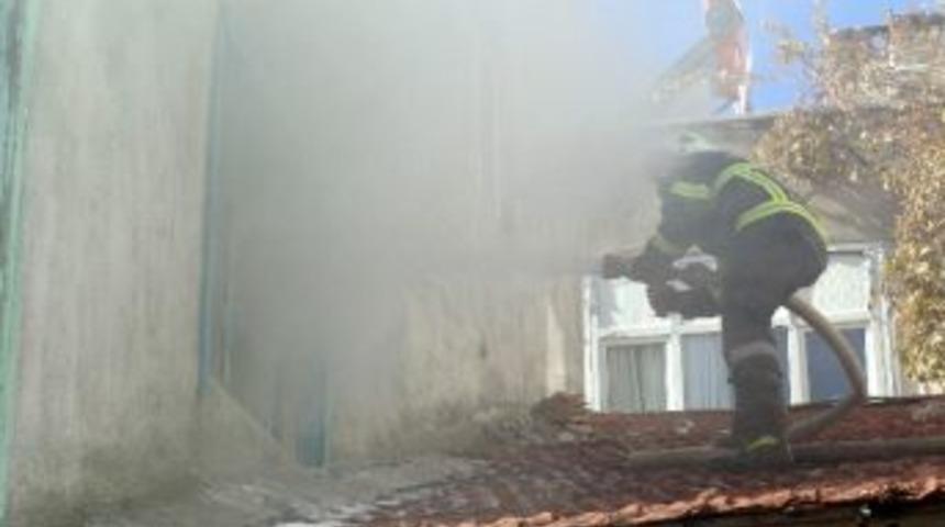 Sobadan &Ccedil;ıkan Yangın Korkuttu