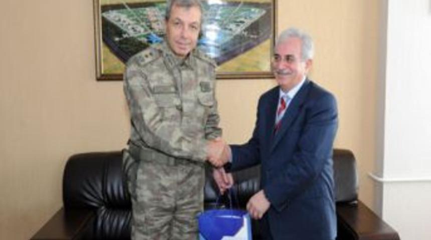 Jandarma B&ouml;lge Kamutanı T&uuml;mgeneral Mustafa İhsan Batı&rsquo;dan Et&uuml;&rsquo;ye Ziyaret