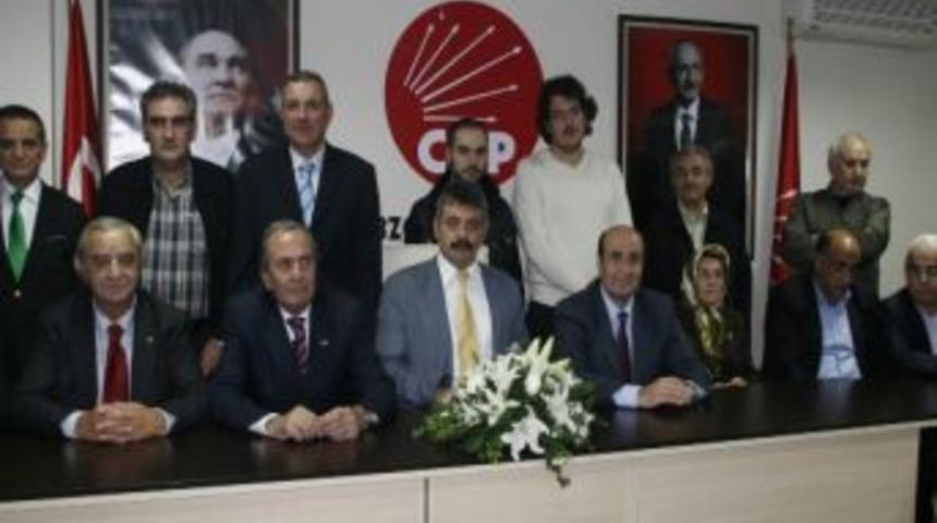 Chp Trabzon İl Başkanlığı Onur Kurulu &Uuml;yelerini Tanıtarak Yeni Bir Uygulama Başlattı