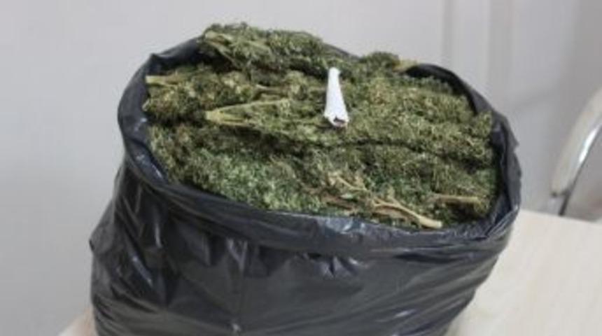 Mardin&rsquo;de 2 Kilogram Esrar Ele Ge&ccedil;irildi