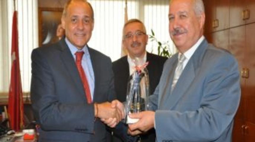 Tunus B&uuml;y&uuml;kel&ccedil;isi Başkan Akdemir&rsquo;i Ziyaret Etti