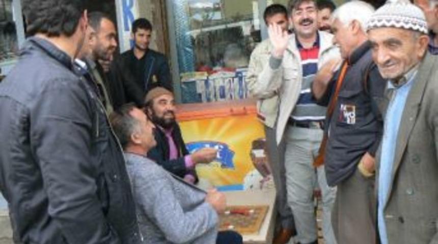 İş Yapamayan Esnaf Dama İle Stres Atıyor