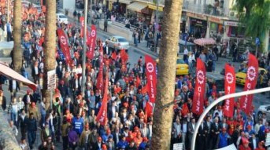 İş&ccedil;iler, İZELMAN'daki Ihale Krizini Protesto Etti