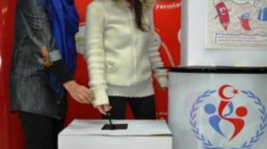 D&uuml;zce Gen&ccedil;lik Merkezinden İsrafı &Ouml;nleme Hareketi