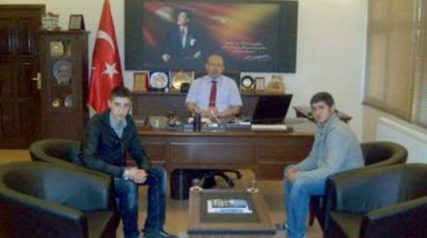 Bolvadin'de &Ouml;ğrencilerden &Ouml;rnek Davranış