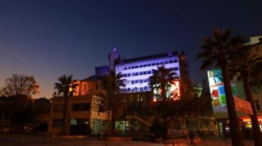 Denizli Belediyesi Diyabet İ&ccedil;in Mavi Işık Sa&ccedil;tı