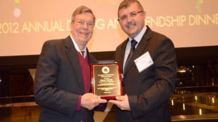 Kimse Yok Mu&rsquo;ya Dinlerarası Diyalog Derneği&rsquo;nden &Ouml;d&uuml;l