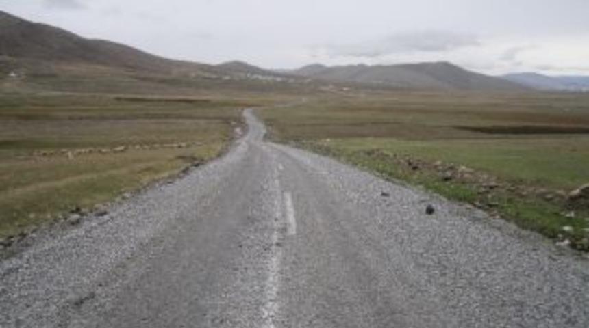 &Ccedil;aldıran Kaymakamlığı&rsquo;ndan Rekor Asfaltlama &Ccedil;alışması