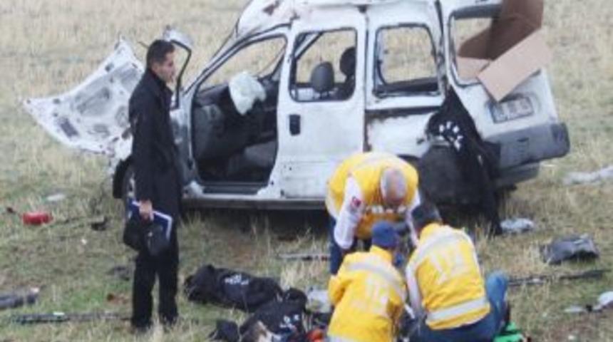 Otomobil Şarampole U&ccedil;tu: 2 Yaralı