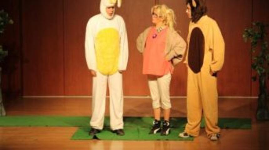 &Ccedil;ayırovalı &Ccedil;ocuklara Tiyatro G&ouml;sterisi