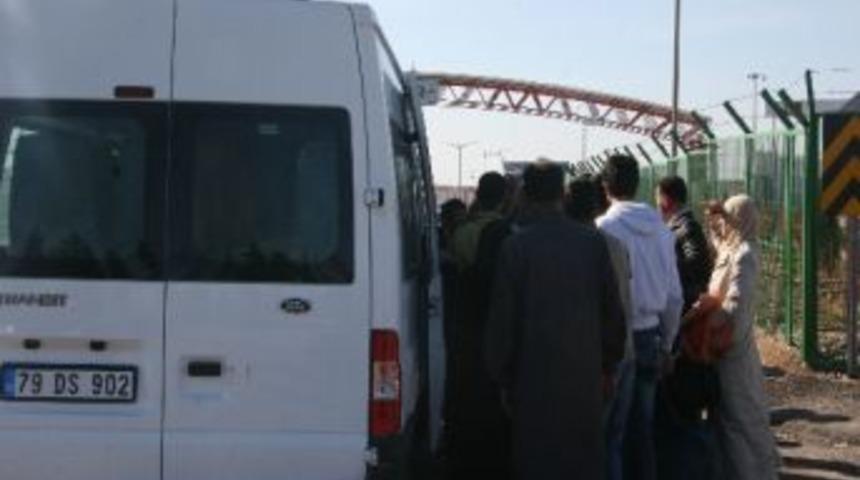 Kilis'e İllegal Yollarla Gelen Suriyeliler, Kendi Talepleri Doğrultusunda &Uuml;lkelerine D&ouml;n&uuml;yor