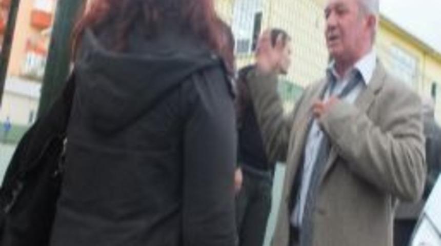 &Ouml;ğretmene &Ouml;ğrenci Dayağı