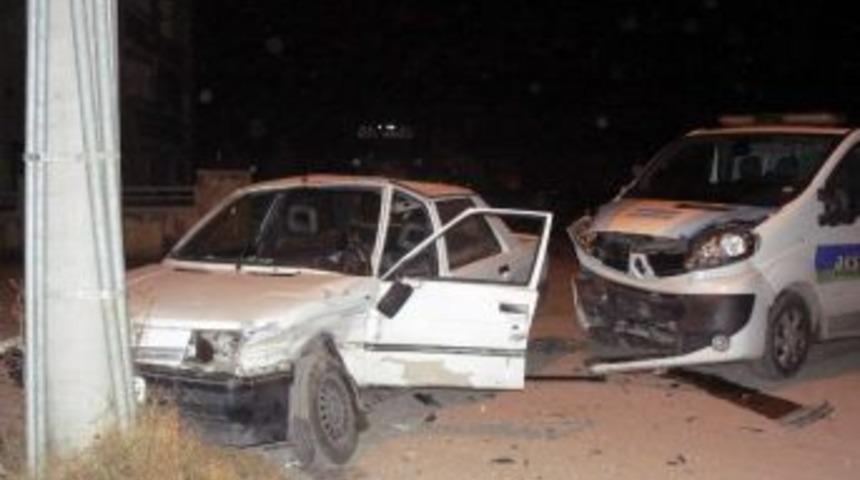 Boz&uuml;y&uuml;k&rsquo;te Trafik Kazası: 5 Yaralı