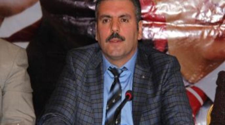 Ak Parti'li Şeker'den Başkan &Ouml;zcan 'kaynak İsrafı' Eleştirisi