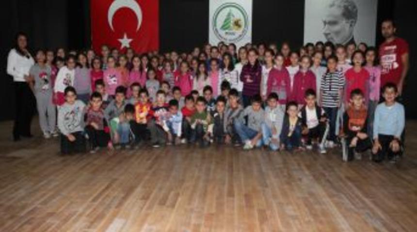 Halk Dansları &Ccedil;ocuk Grubuna Ilgi B&uuml;y&uuml;k Oldu