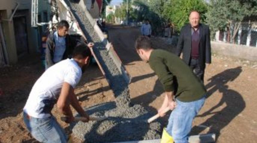 Kadirli Belediyesi Beton Yol &Ccedil;alışmalarına Başladı