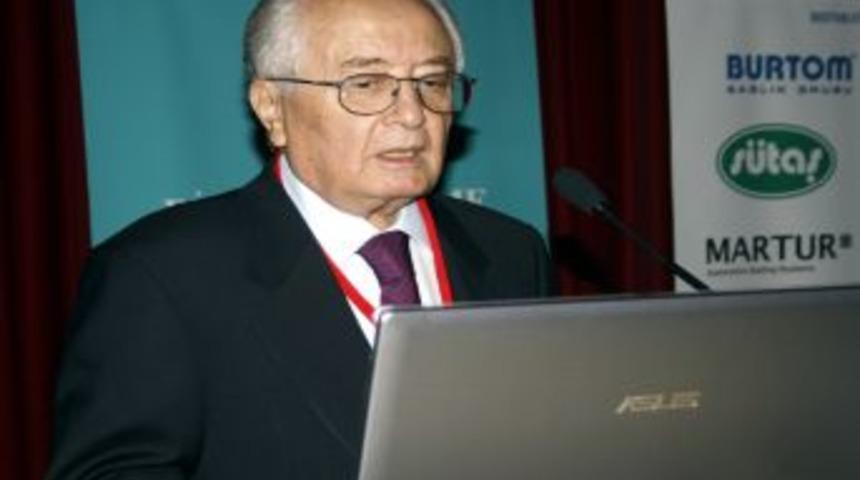 Prof. Kaka&ccedil;: Enerji Ihtiyacını Karşılamak I&ccedil;in T&uuml;rkiye'de Reakt&ouml;r Kurulmalı