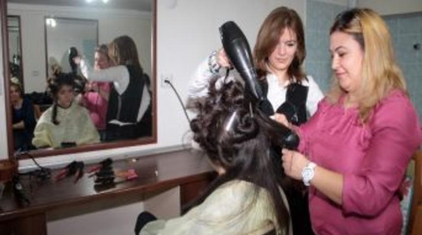 Talas&rsquo;ta Ev Kadınlarına Meslek Kursları