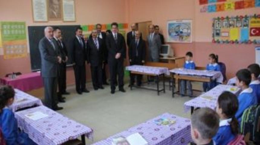 Vali İpek &Ccedil;atıksu K&ouml;y Okulunu Ziyaret Etti