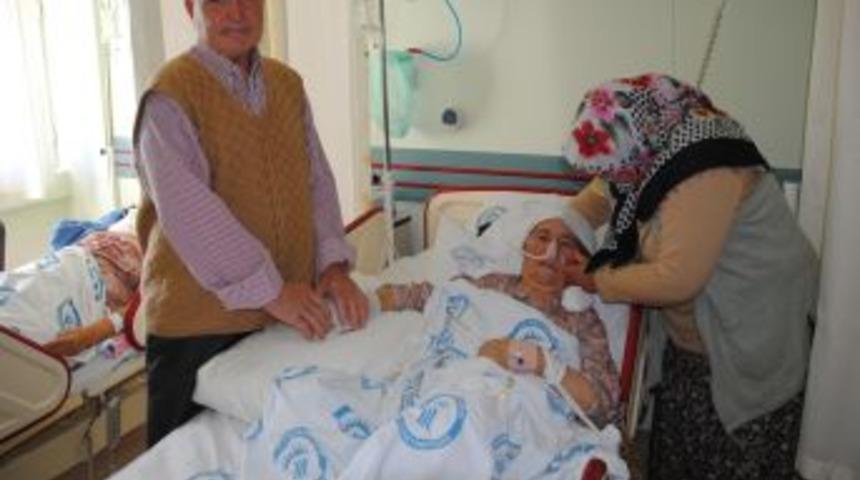 'Ge&ccedil;miş Olsun' Ziyareti, Yaşlı Hastaların Iyileşmesine Yardım Ediyor