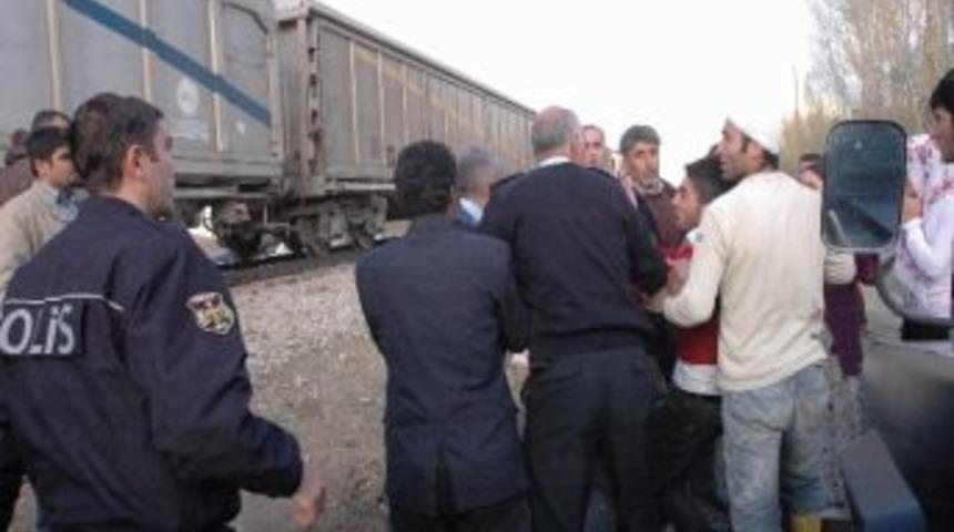 Van'da Trenin &Ccedil;arptığı &Ccedil;ocuk Yaralandı