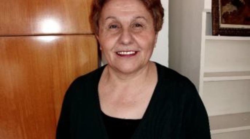 Yardımsevenler Derneği 70 &Ouml;ğrenciye Burs Veriyor