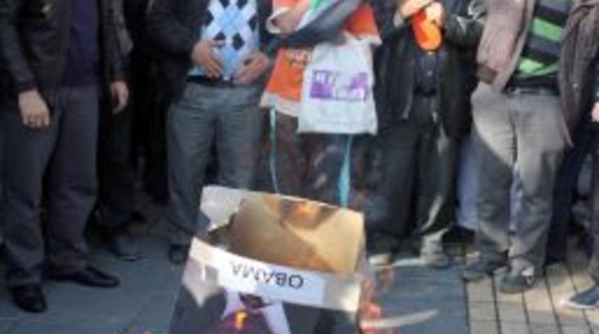 Kayseri'de Amerika Ve İsrail Bayrakları Yakıldı