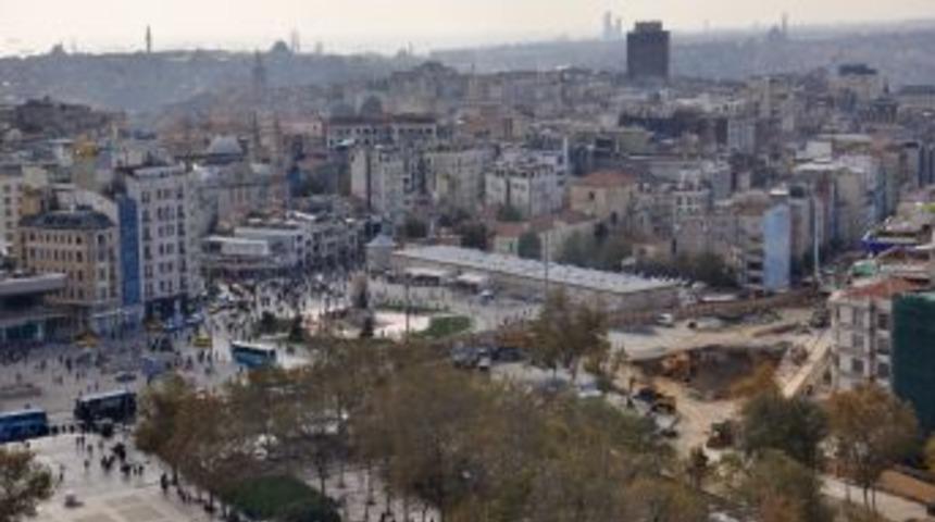 'Sana D&uuml;n Bir Tepeden Baktım Aziz Taksim'